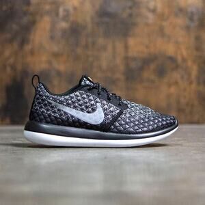 Nike Women's Roshe Two Flyknit 365 Wolf Grey/Blk Size 8